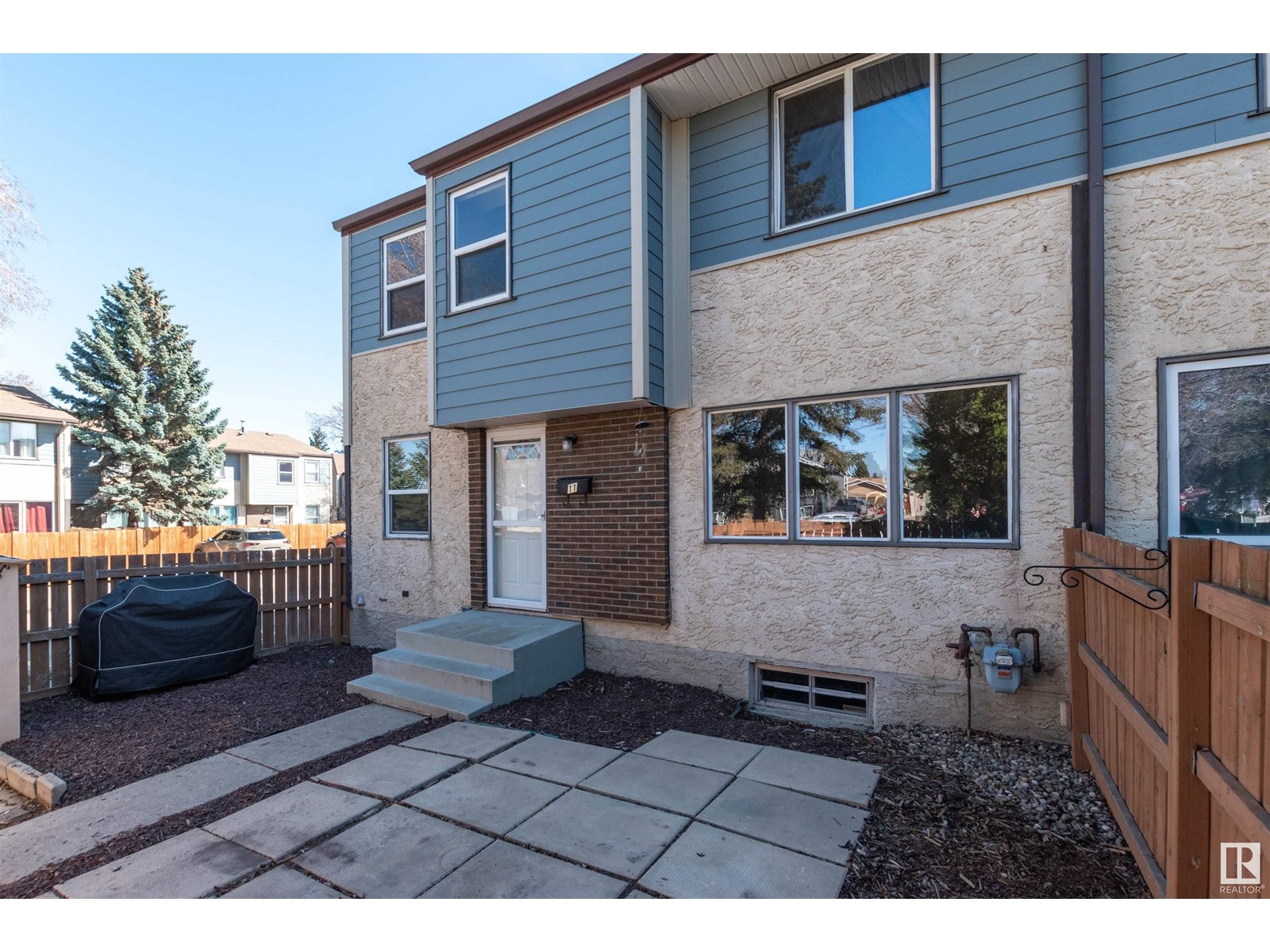 Property at 11 WILLOWDALE PL NW image 4