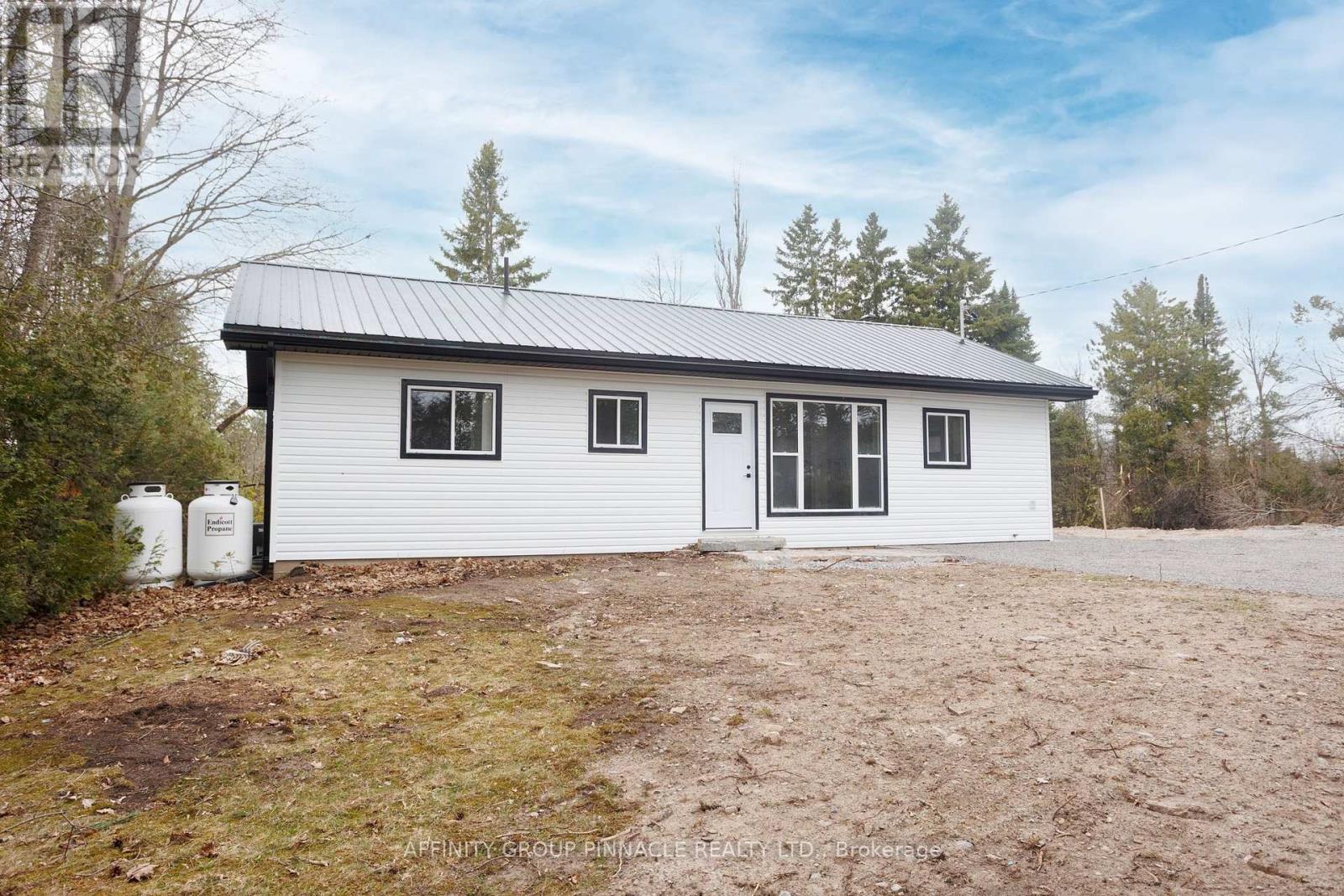 Property at 100 REID STREET image 3