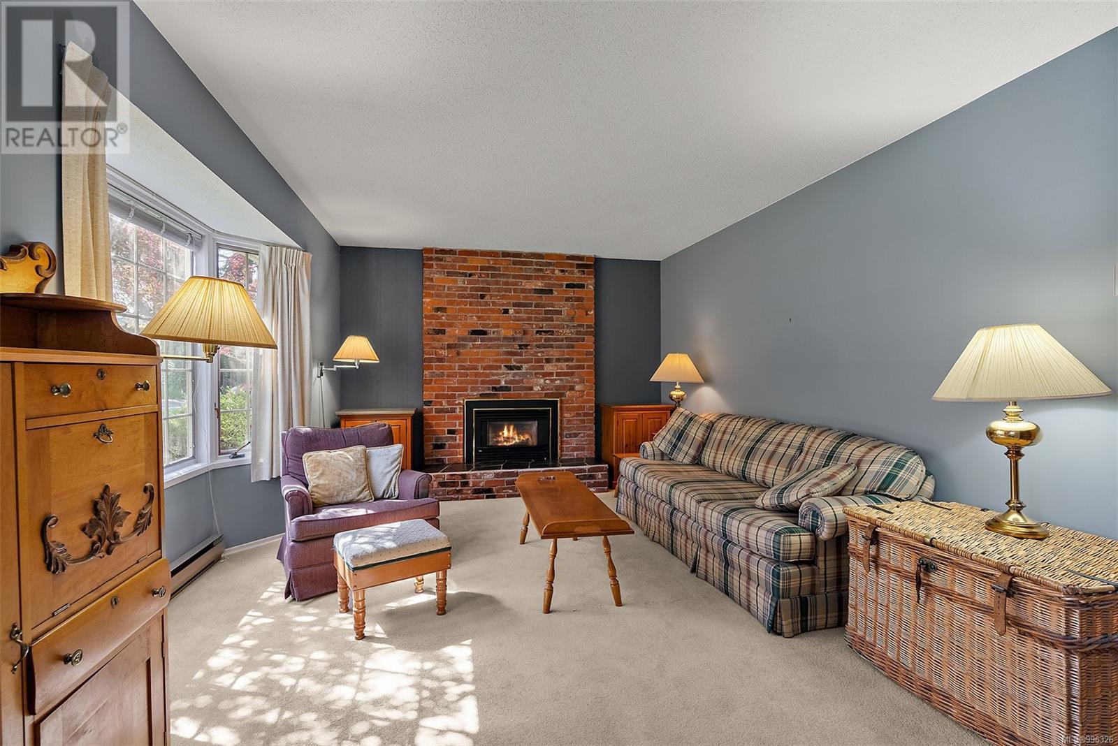 Property at 1262 Dunsterville Ave image 3