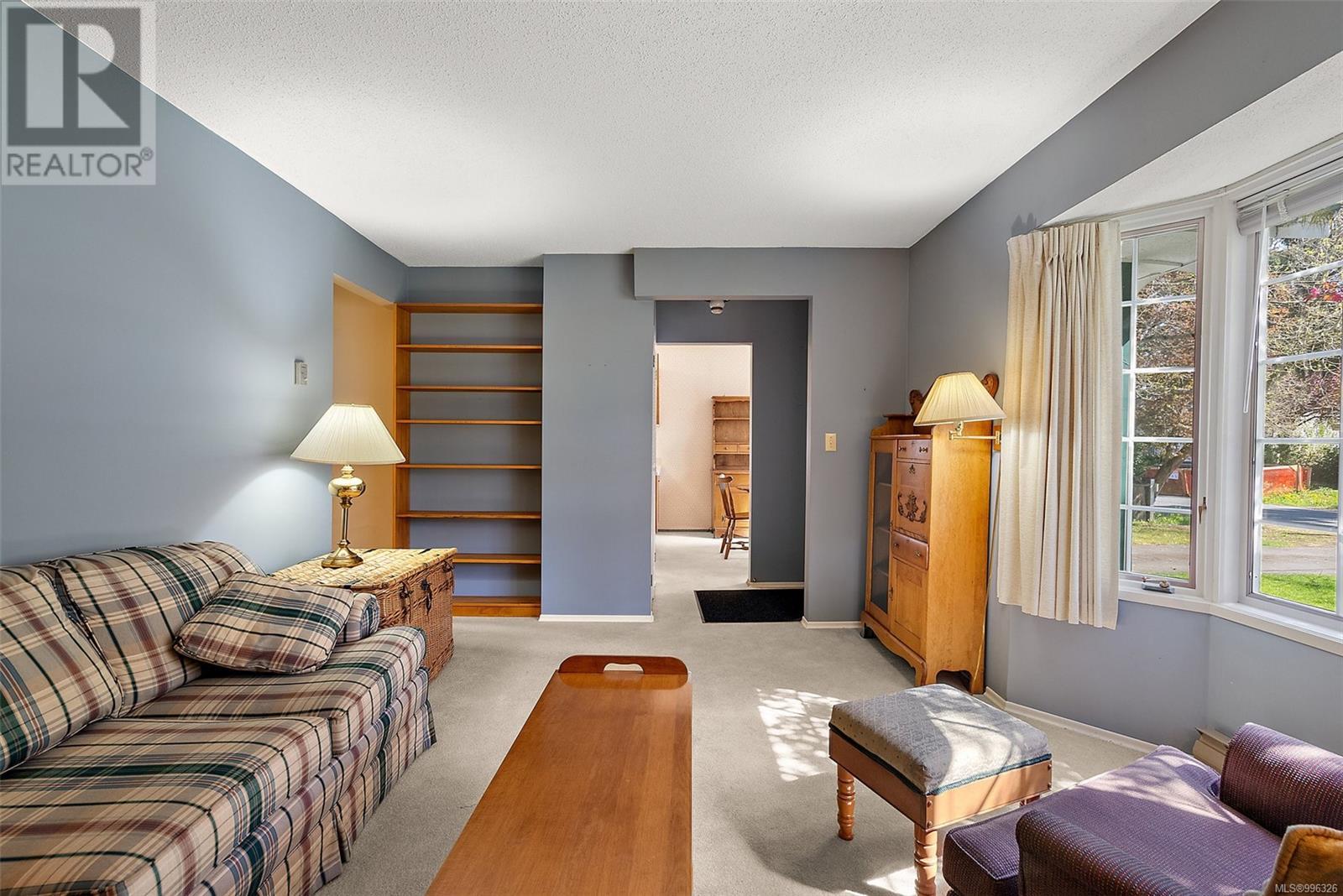 Property at 1262 Dunsterville Ave image 5