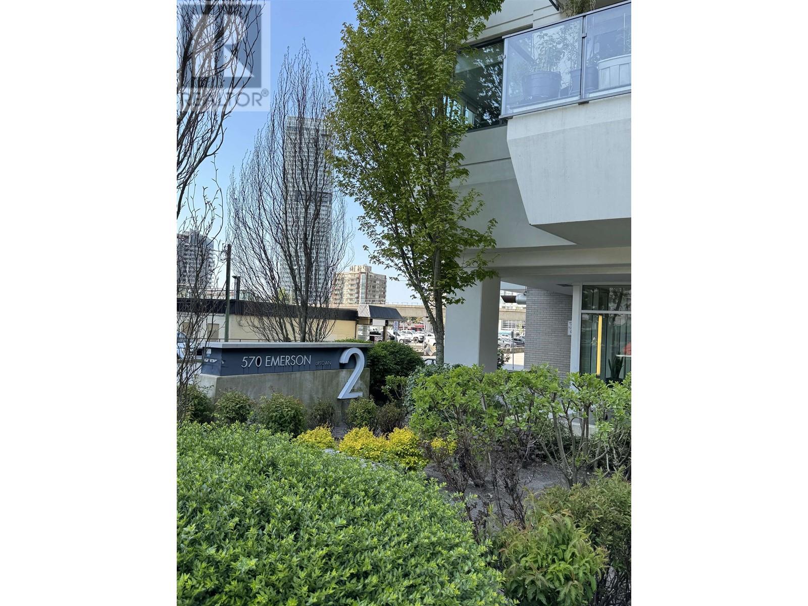 601 570 Emerson Street, Coquitlam, British Columbia  V3J 0G3 - Photo 2 - R2994815