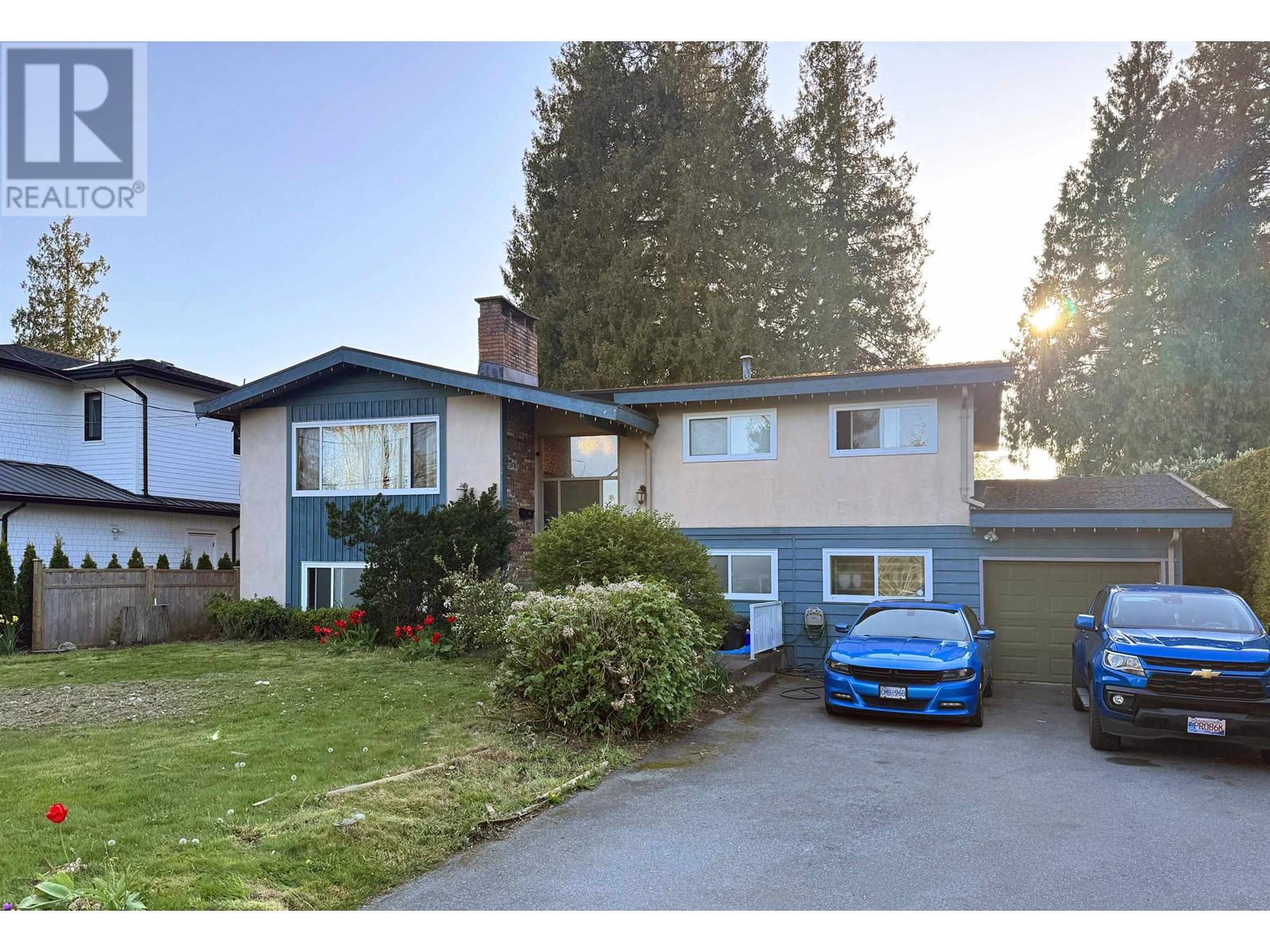Property at 273 52A STREET image 3