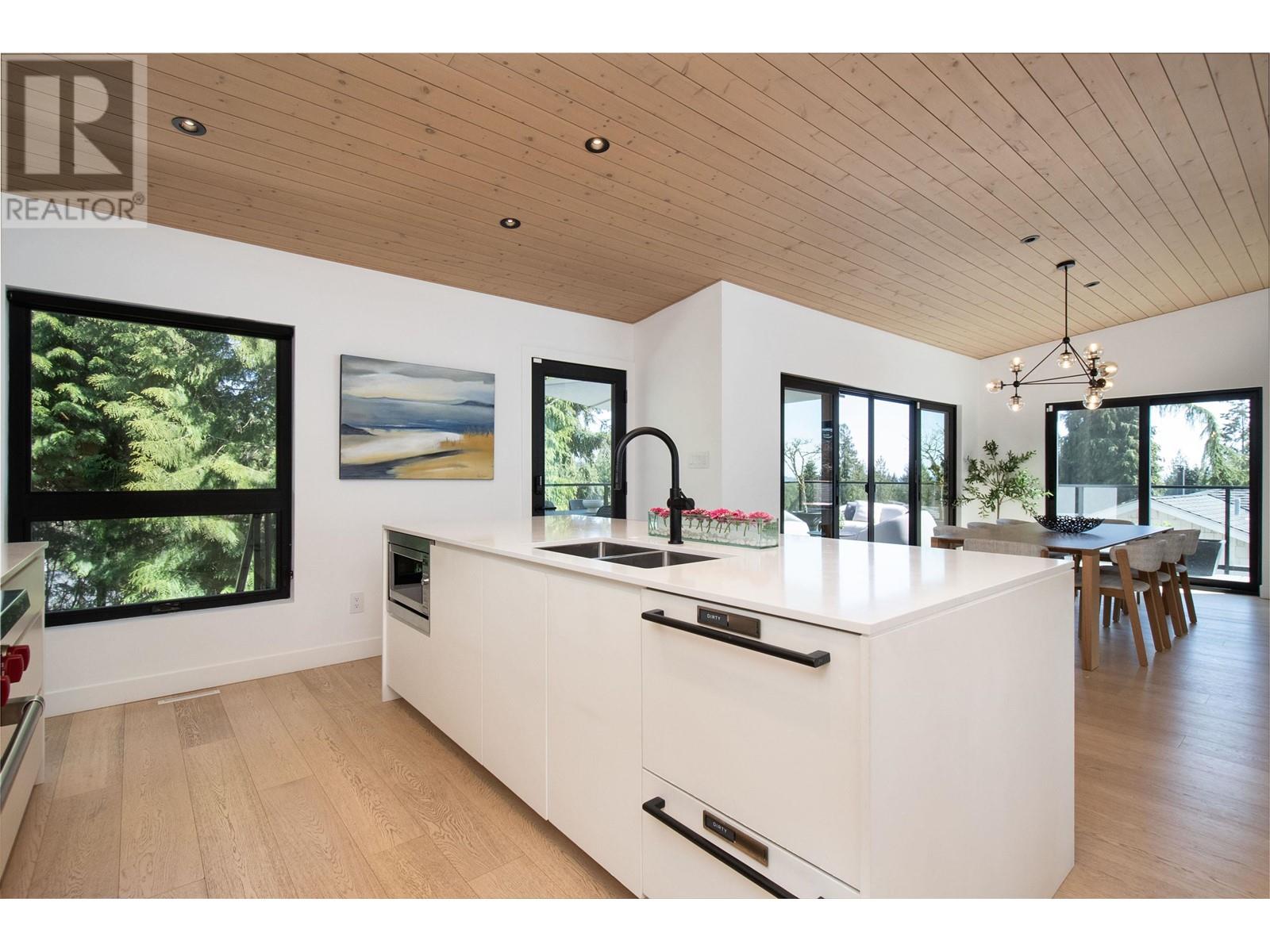 4598 Meadowbank Close, North Vancouver, British Columbia  V7K 2L2 - Photo 8 - R2994787