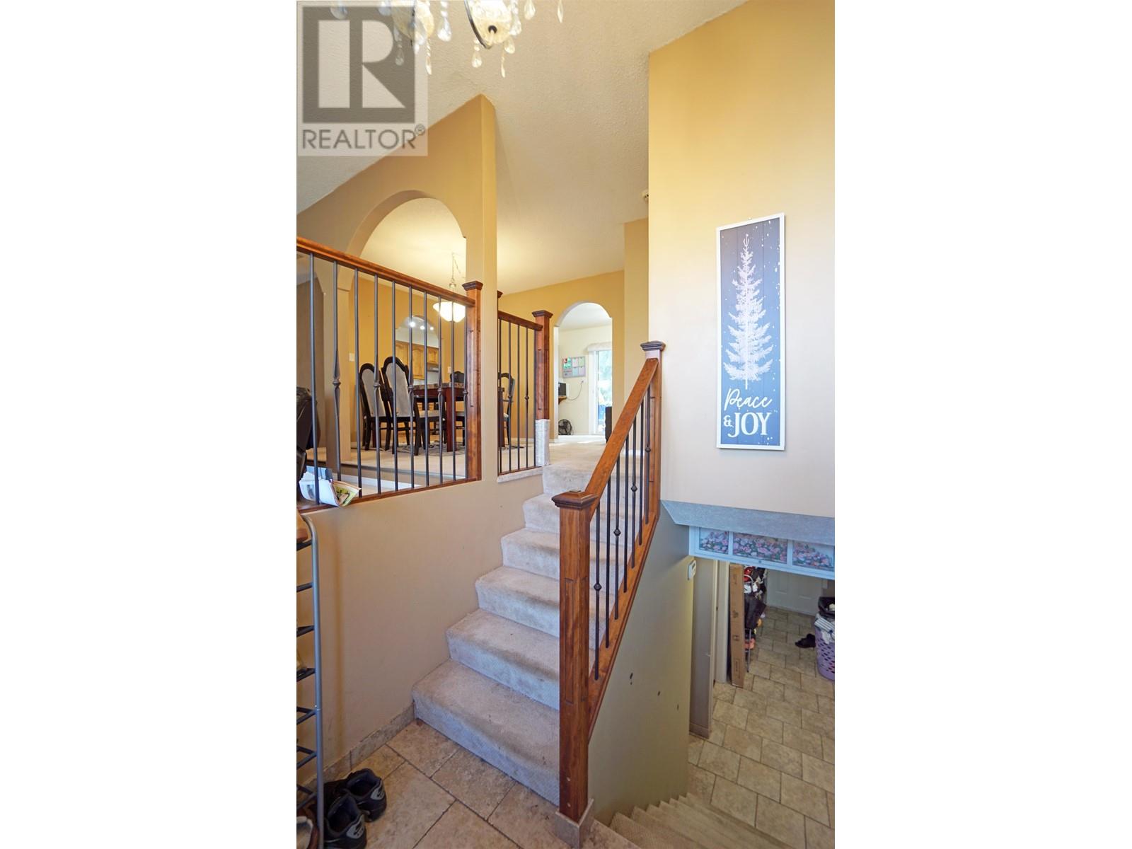 Property at 273 52A STREET image 4