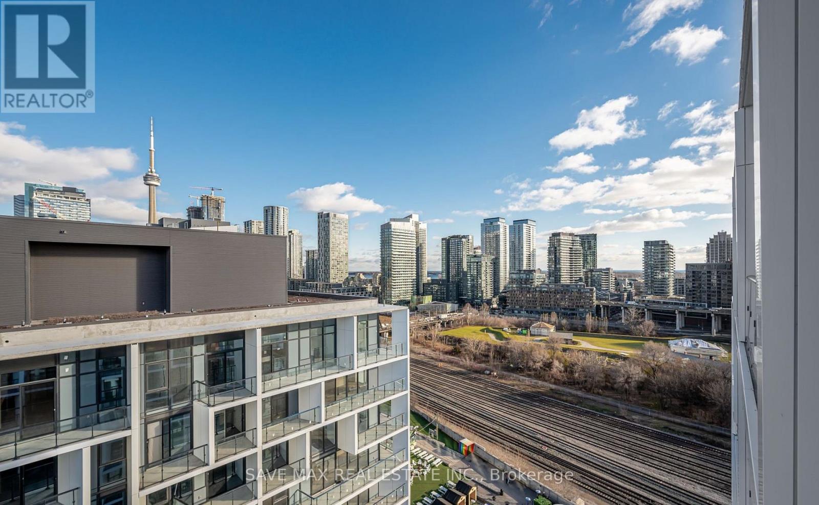 PH 11 - 9 TECUMSETH STREET, Toronto, Ontario
