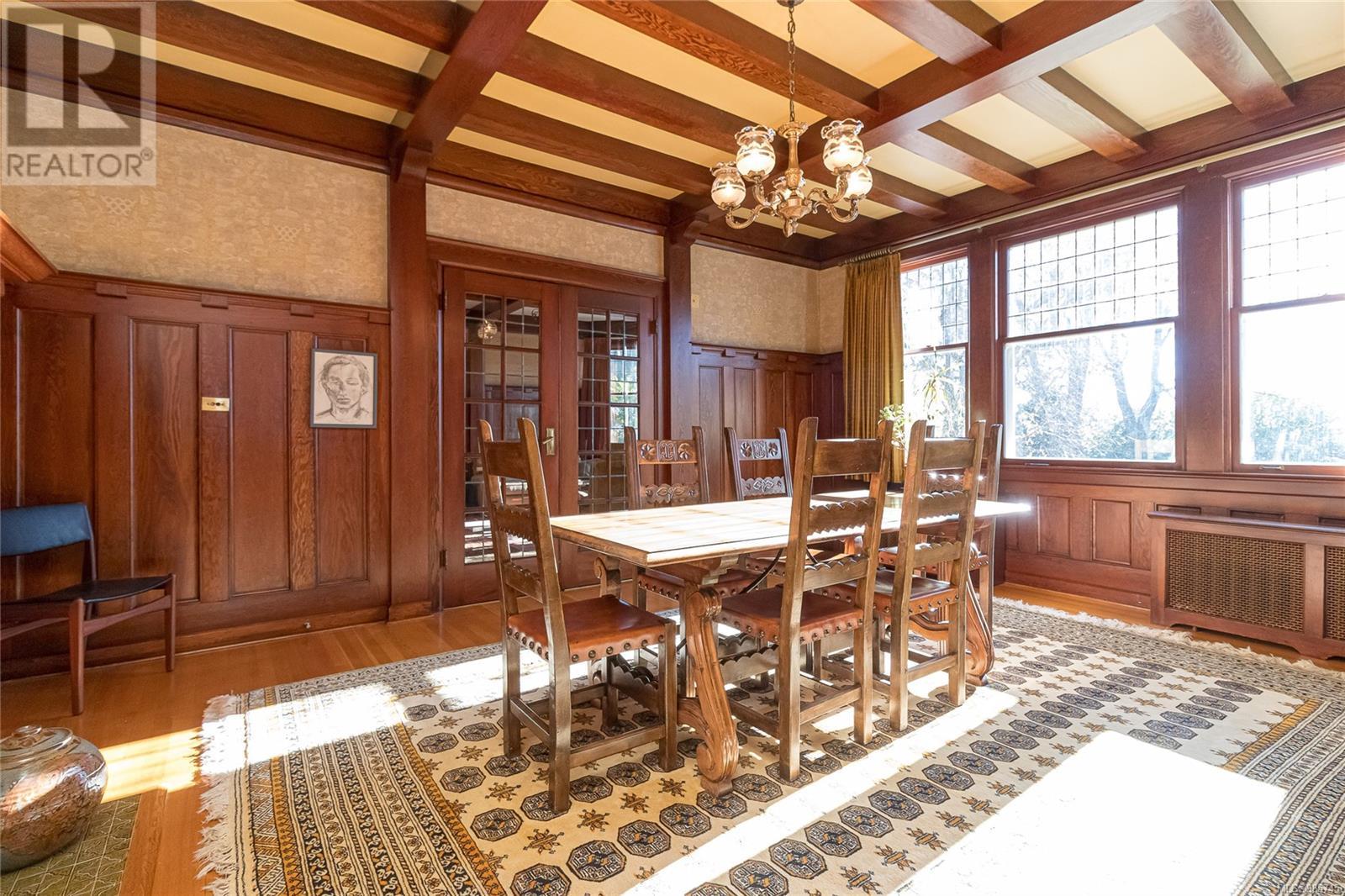 Property at 1393 Rockland Ave image 3