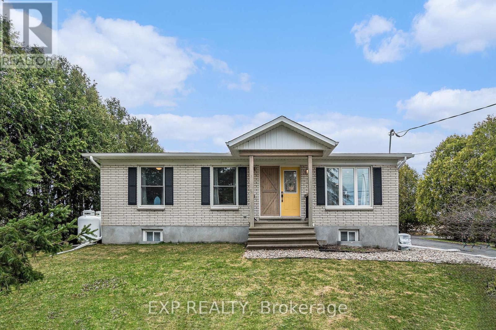 2462 Dunning Road, Ottawa, Ontario  K0A 3E0 - Photo 1 - X12108732