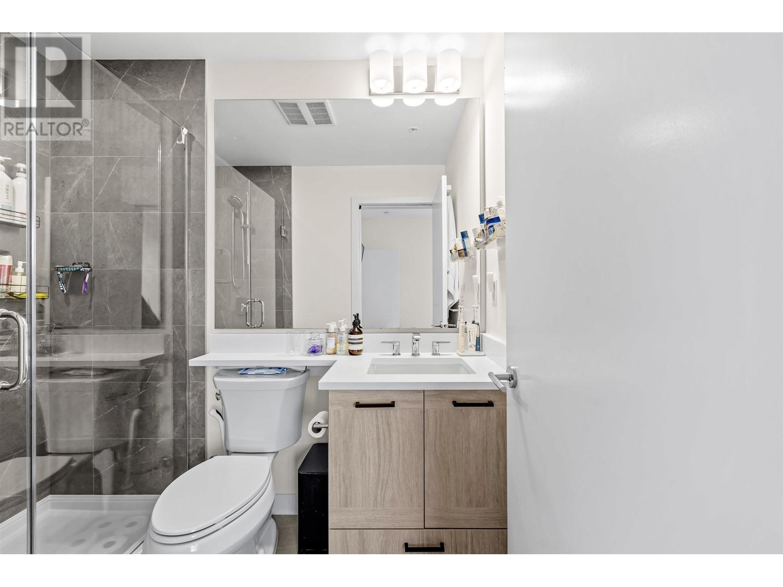 501 7579 16th Street, Burnaby, British Columbia  V3N 0H7 - Photo 31 - R2994963