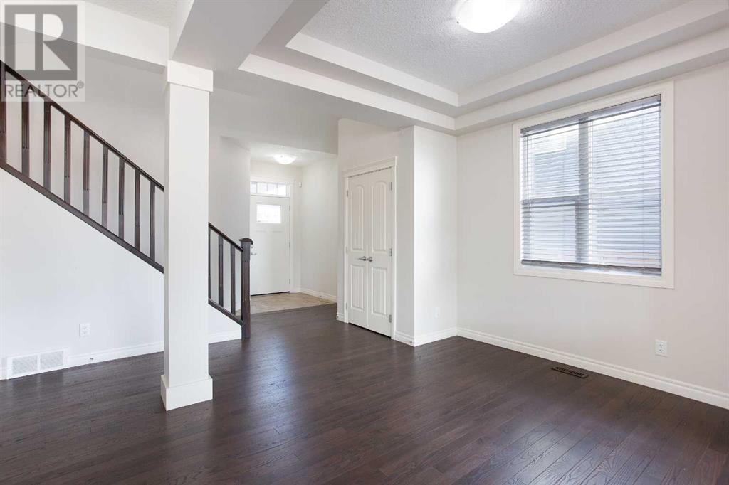 Property at 29 Redstone Link NE image 4