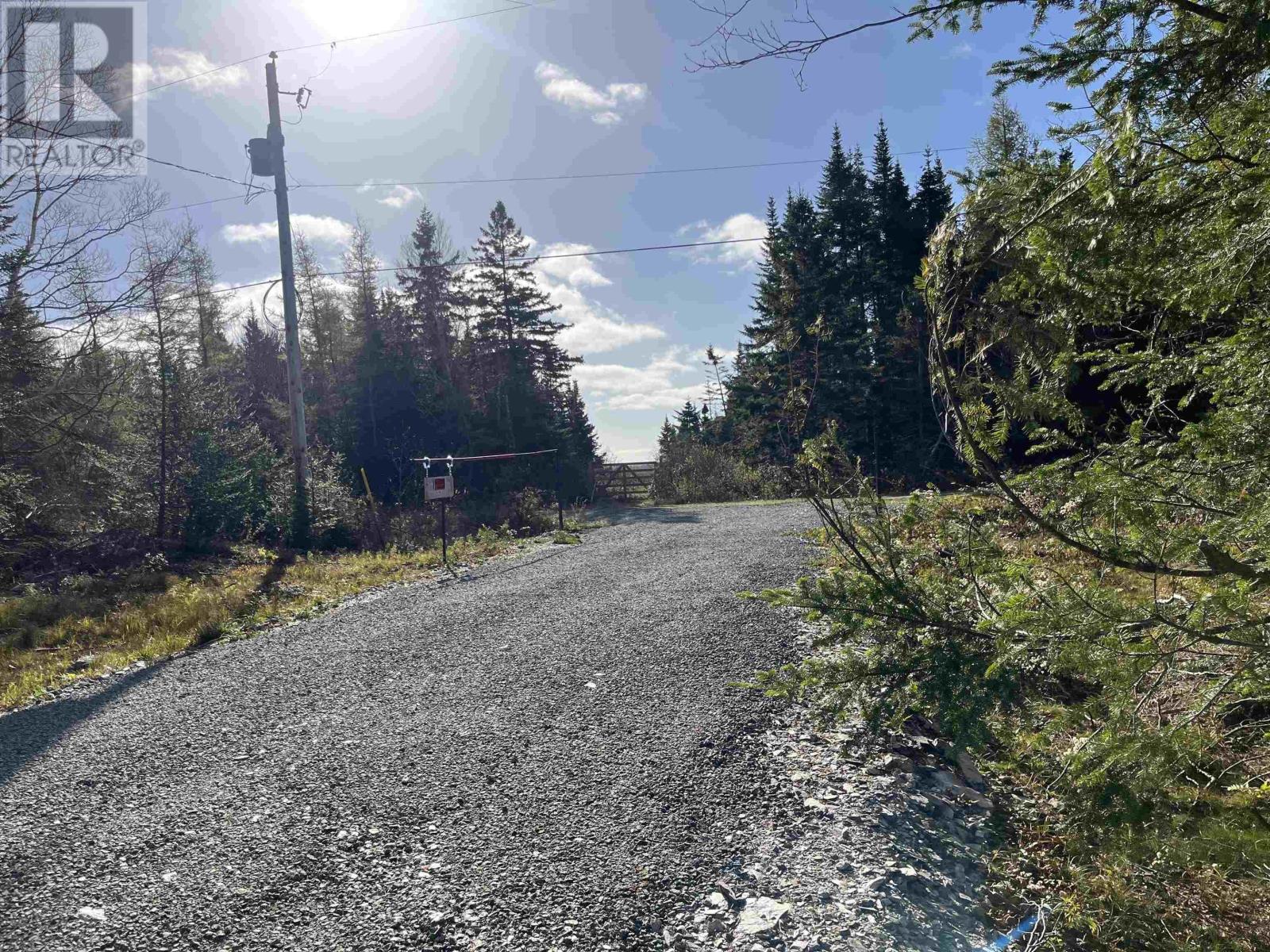 325 Lakefront Drive, Loch Lomond, Nova Scotia  B0E 0A4 - Photo 16 - 202509111