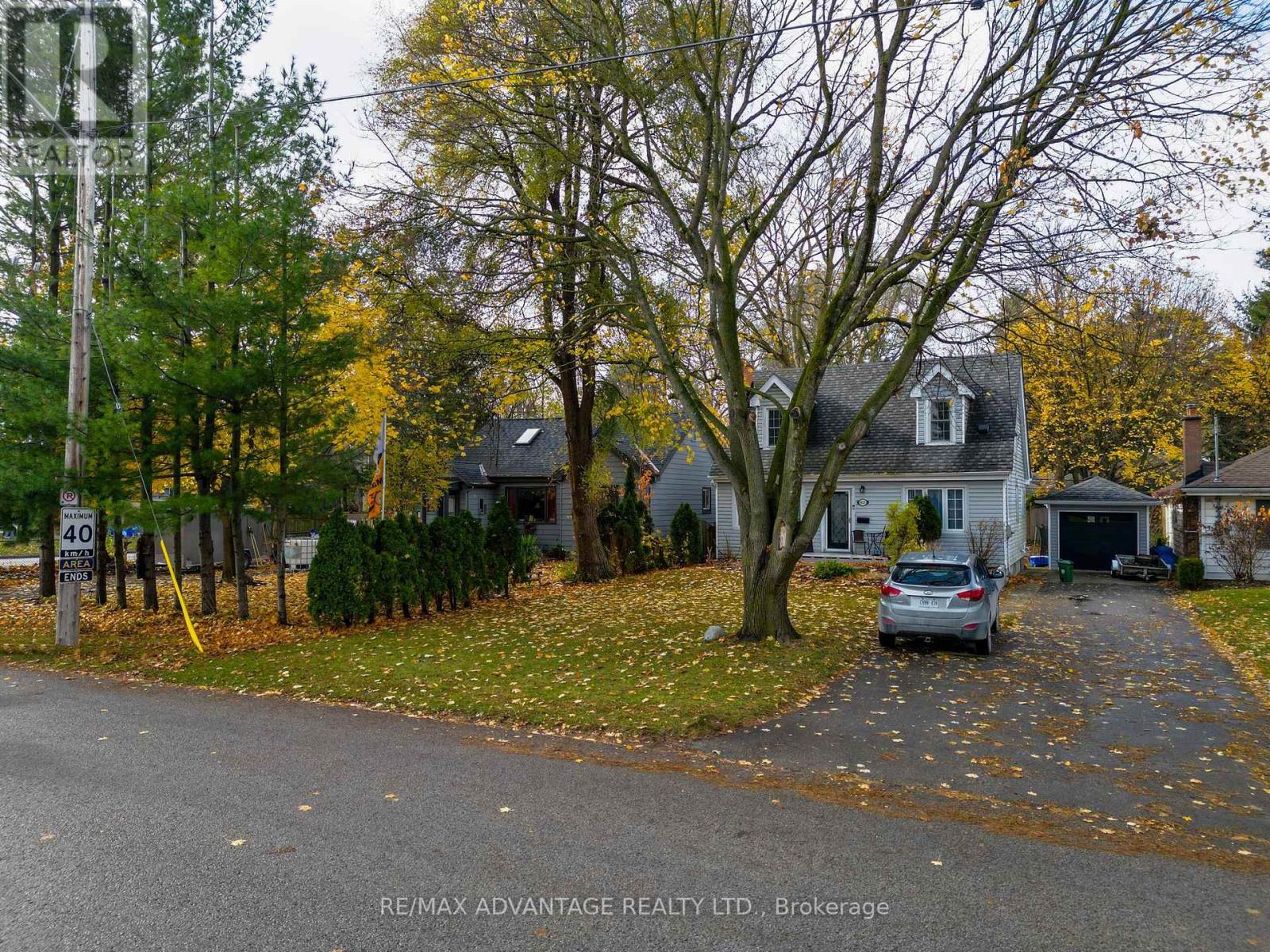 419 Byron Boulevard, London South, Ontario  N6K 2L6 - Photo 11 - X12105384