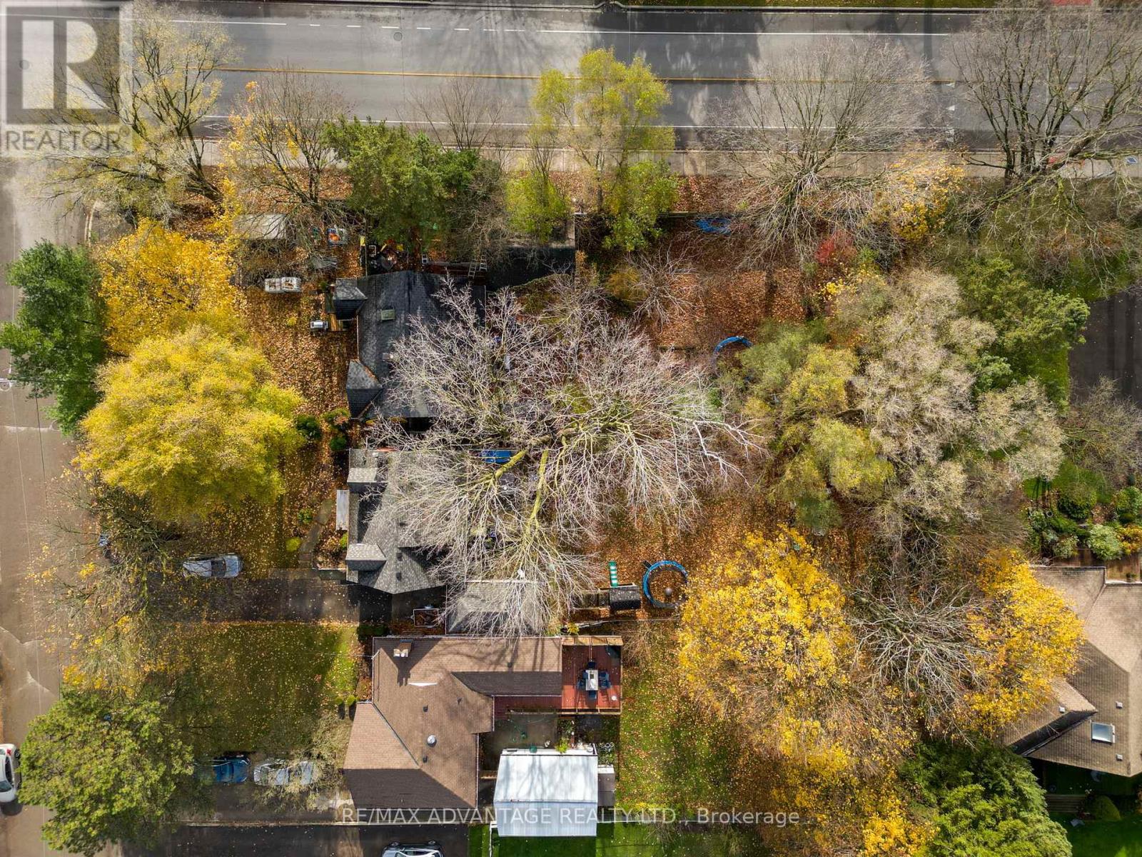 419 Byron Boulevard, London South, Ontario  N6K 2L6 - Photo 8 - X12105384