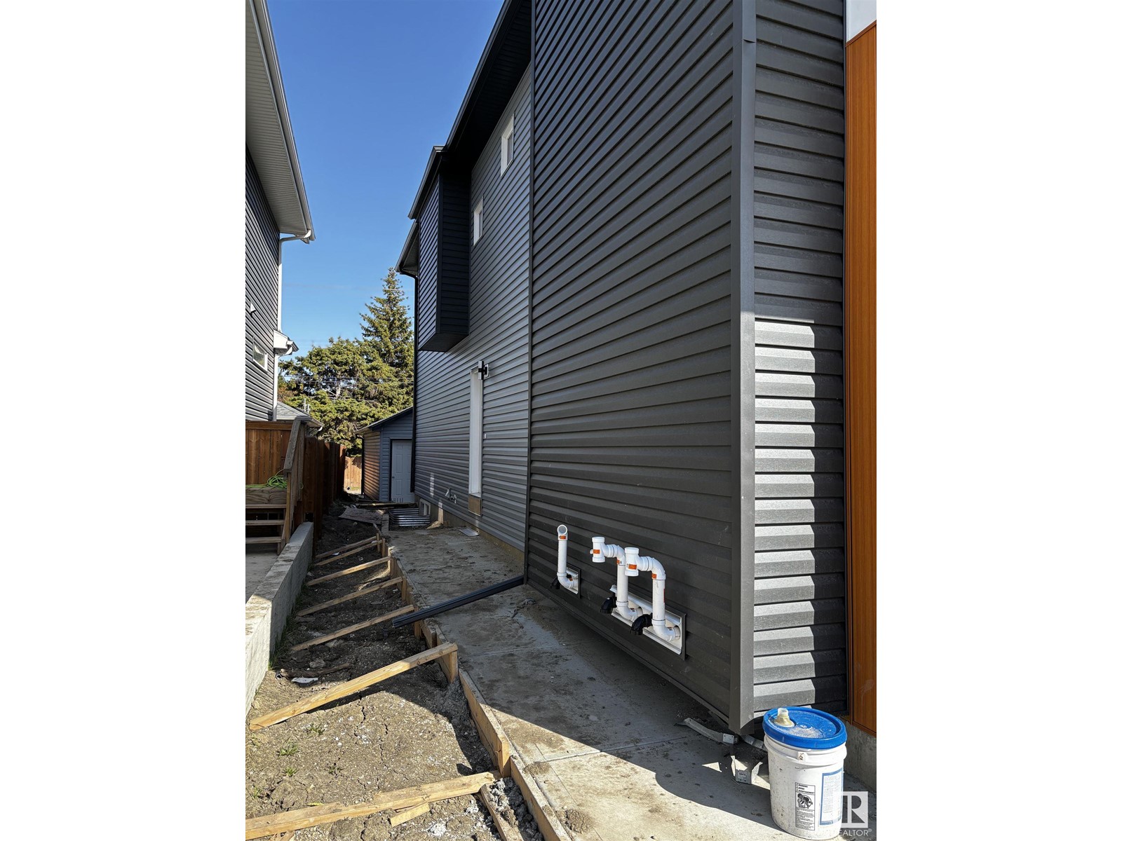 Property at 8713 149 ST NW image 3