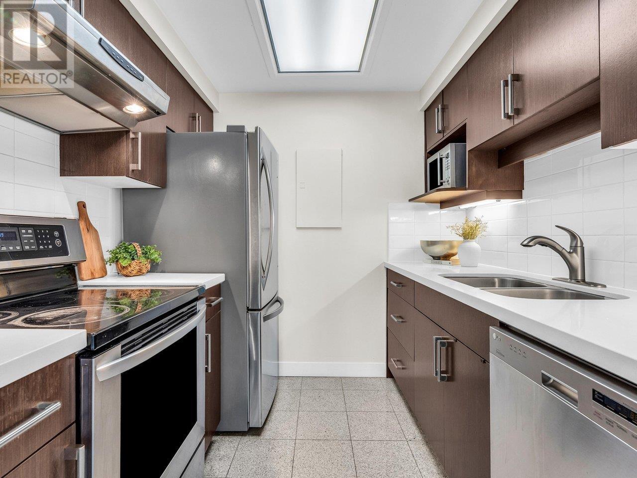 Listing Picture 7 of 26 : 1101 1318 HOMER STREET, Vancouver / 溫哥華 - 魯藝地產 Yvonne Lu Group - MLS Medallion Club Member