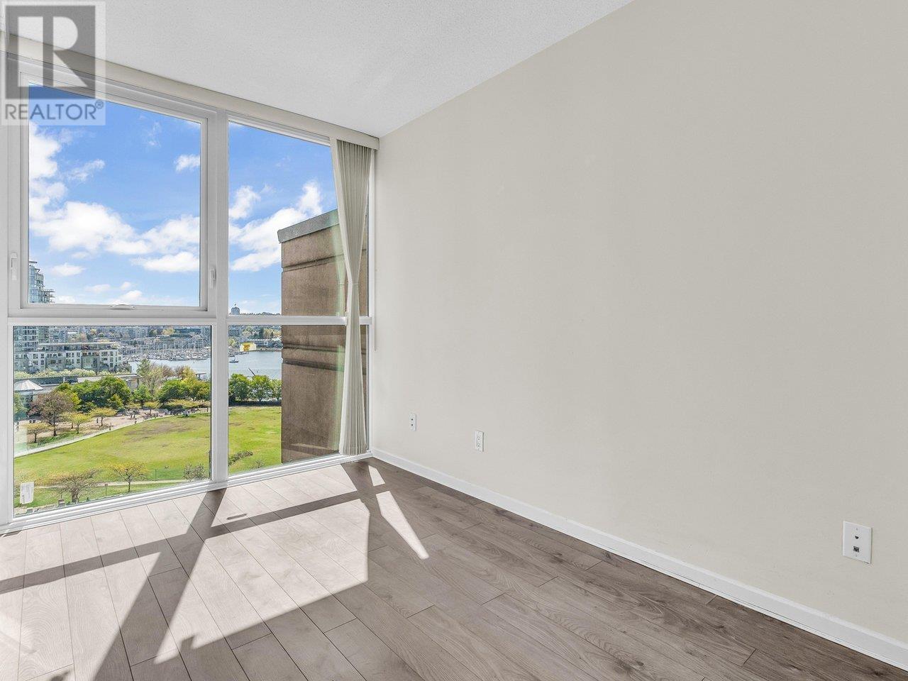 Listing Picture 5 of 26 : 1101 1318 HOMER STREET, Vancouver / 溫哥華 - 魯藝地產 Yvonne Lu Group - MLS Medallion Club Member