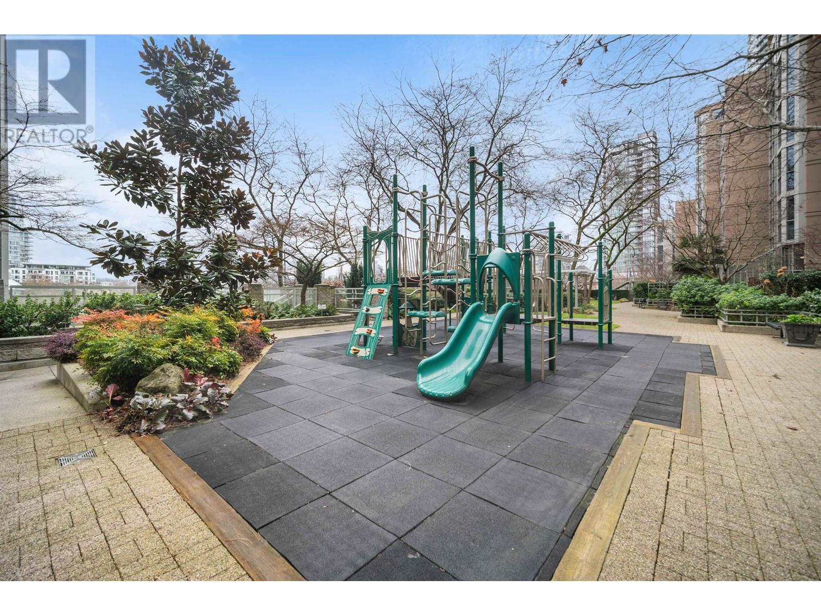 Listing Picture 22 of 26 : 1101 1318 HOMER STREET, Vancouver / 溫哥華 - 魯藝地產 Yvonne Lu Group - MLS Medallion Club Member