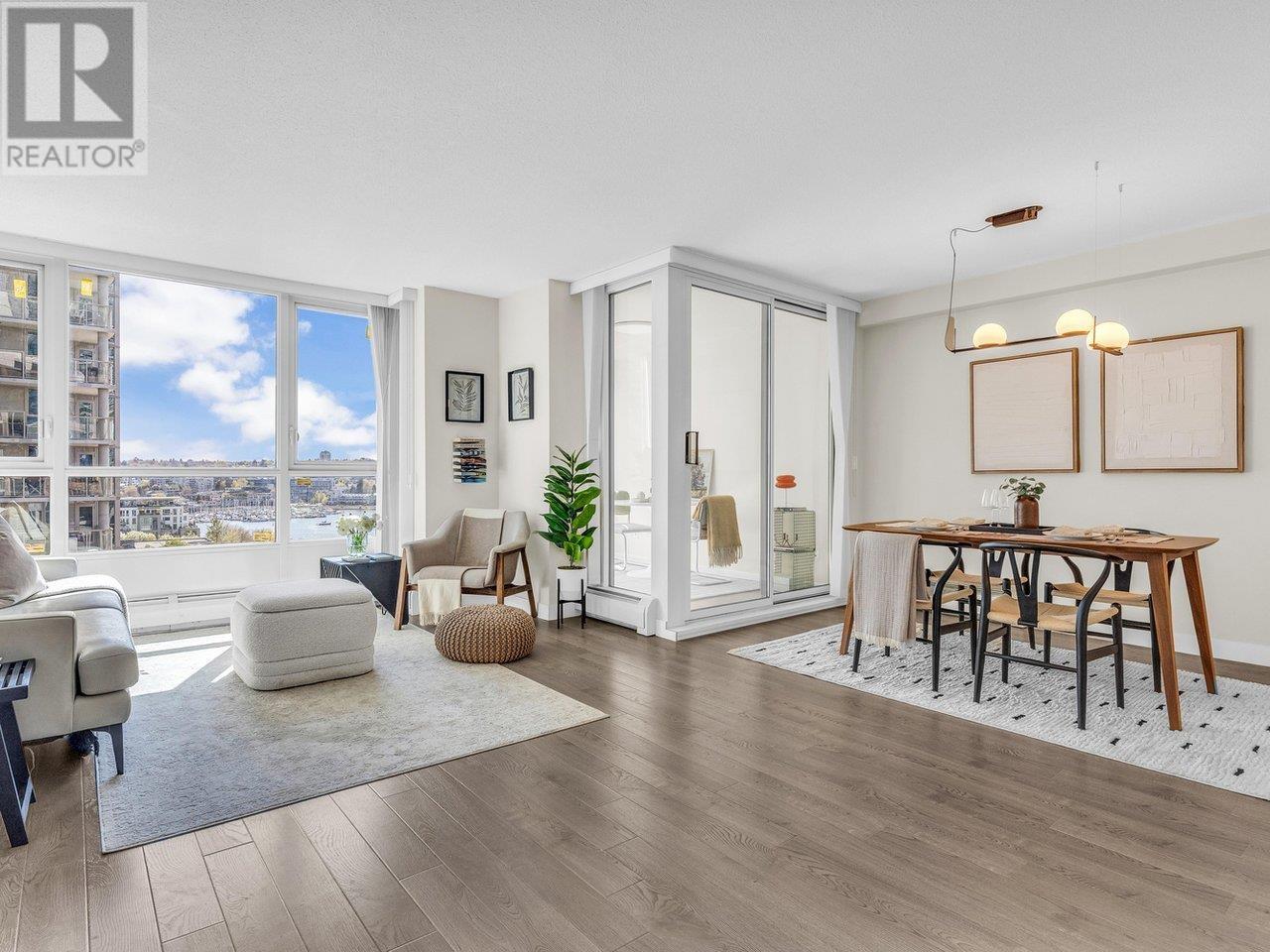 Listing Picture 3 of 26 : 1101 1318 HOMER STREET, Vancouver / 溫哥華 - 魯藝地產 Yvonne Lu Group - MLS Medallion Club Member