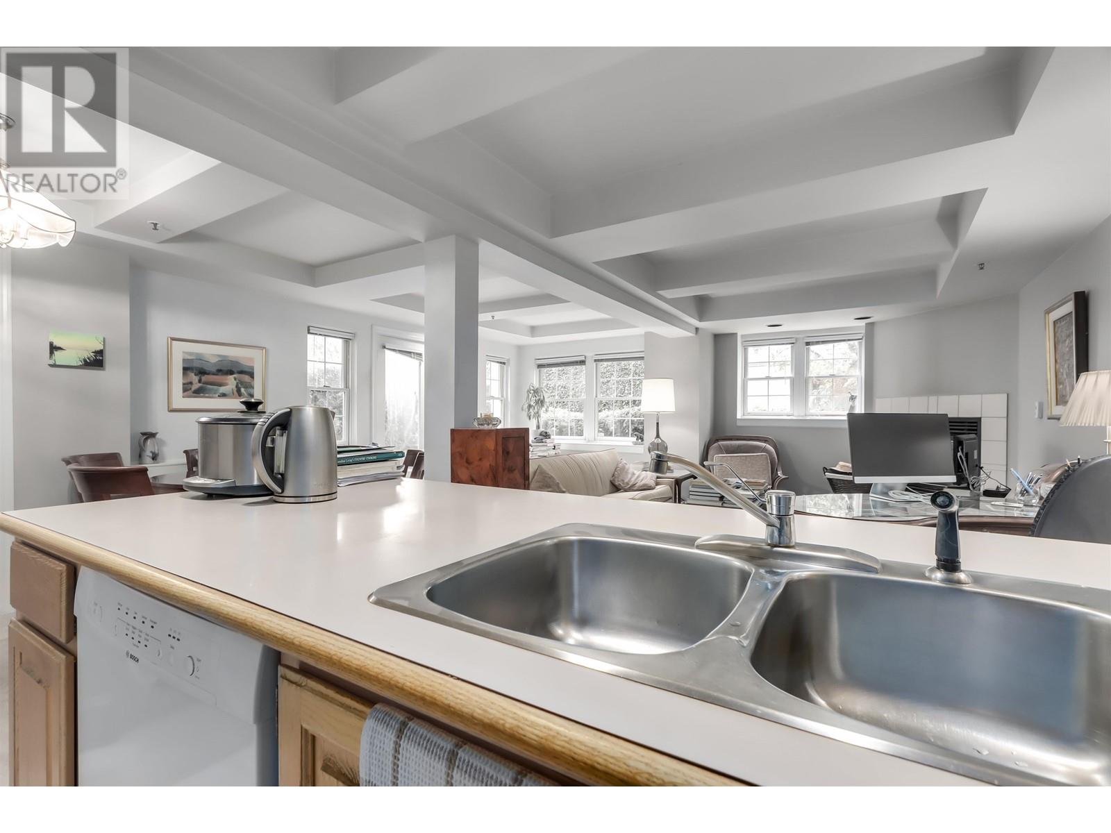 1937 W 12th Avenue, Vancouver, British Columbia  V6J 2G1 - Photo 11 - R2995067