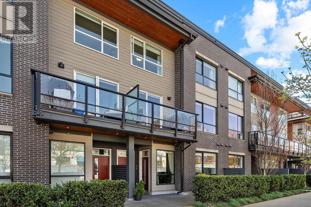 34 533 E 3rd Street, North Vancouver, British Columbia  V7L 1G4 - Photo 1 - R2995116