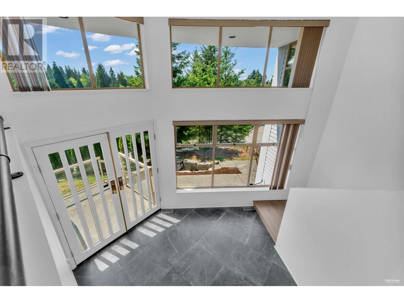 4809 Northwood Place, West Vancouver, British Columbia  V7S 3C5 - Photo 2 - R2995103