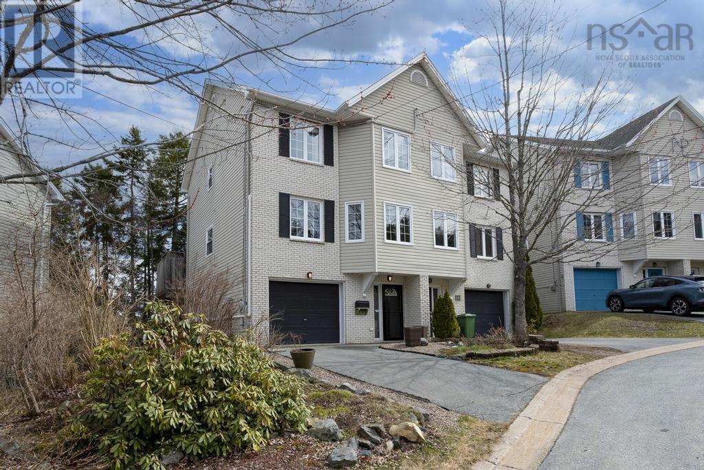 Property at 15 Azita Court image 1