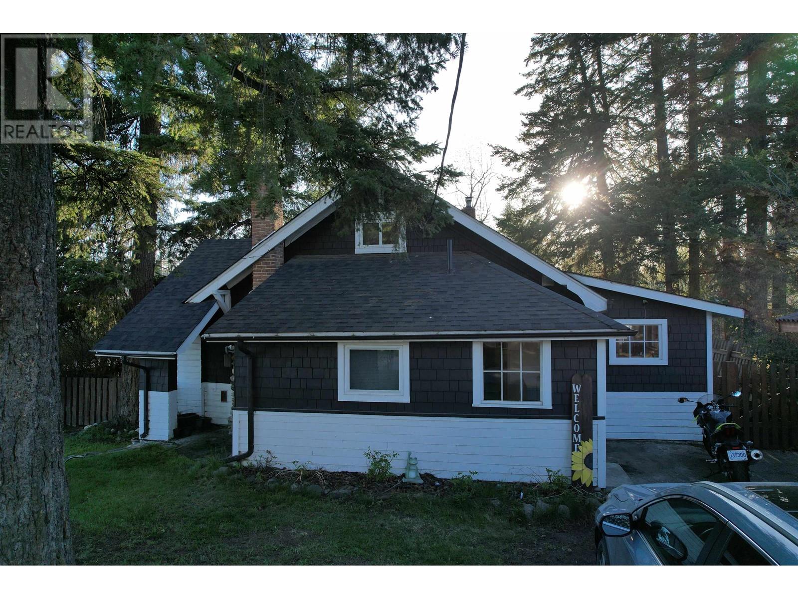 Property at 477 BOWRON AVENUE image 3