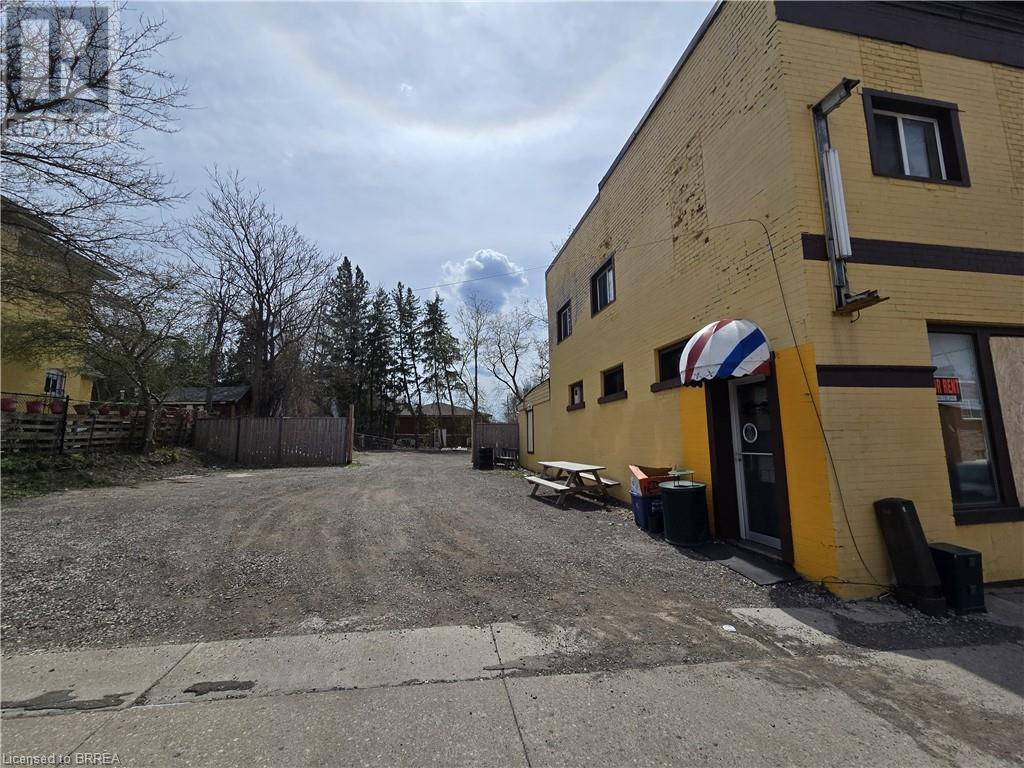 323 Colborne Street Unit# 2, Brantford, Ontario N3S 3N1 - Photo 3 - 40722246
