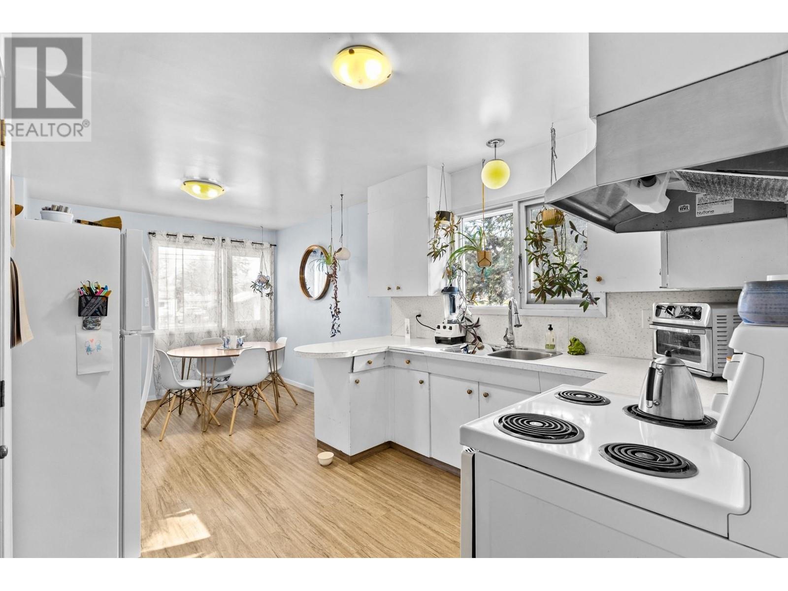 Property at 2300 43 Avenue image 2