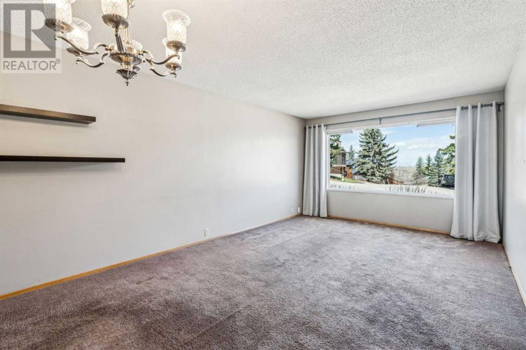 Property at 19 Coach Manor Rise SW image 2