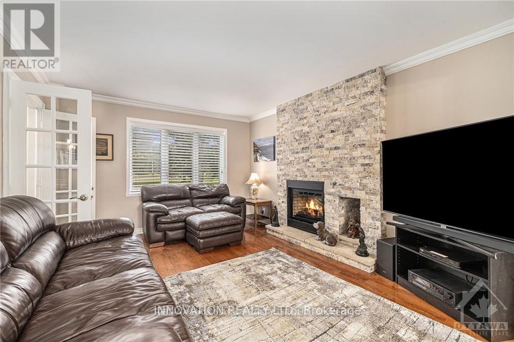 Property at 7 GRIERSON LANE image 4