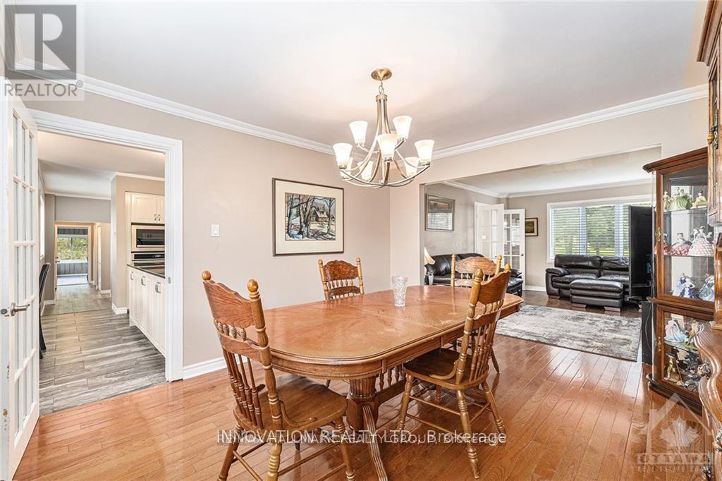 7 Grierson Lane, Ottawa, Ontario  K2W 1A6 - Photo 8 - X12108889