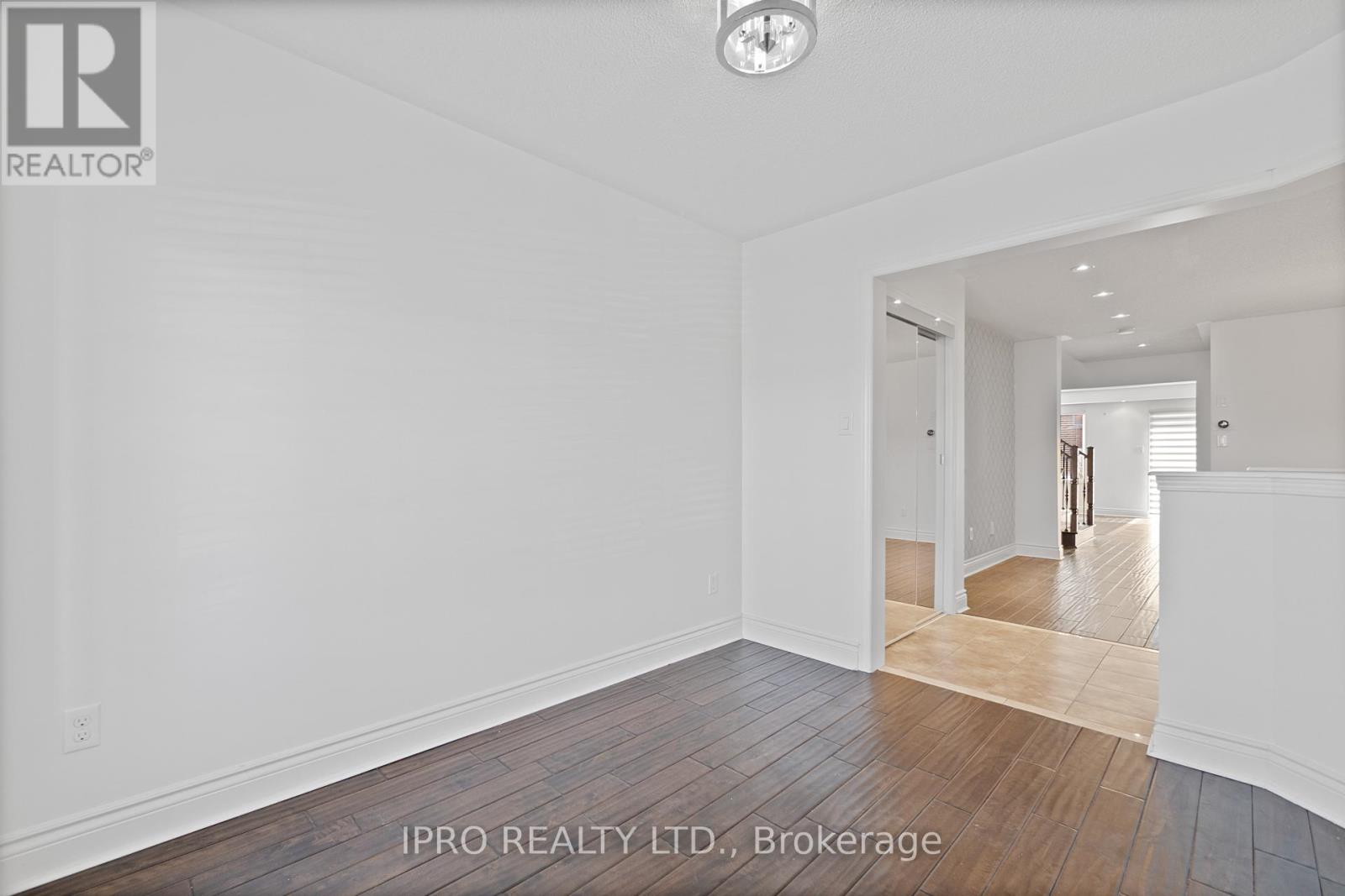470 Savoline Boulevard, Milton (Sc Scott), Ontario  L9T 7X3 - Photo 8 - W12108893