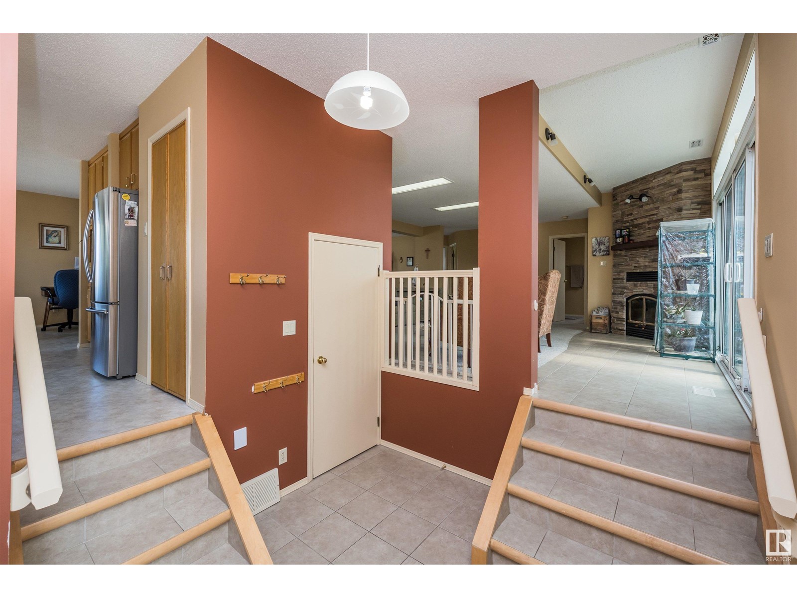 Property at 25509 TWP RD 544 image 3