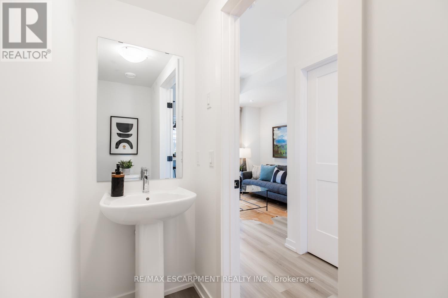 205 Burke Street, Hamilton, Ontario  L0R 2H7 - Photo 8 - X12108851