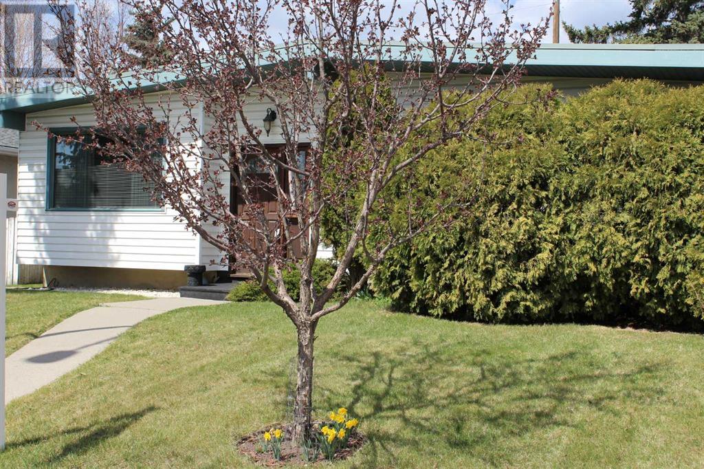 Property at 155 Galbraith Drive SW image 1