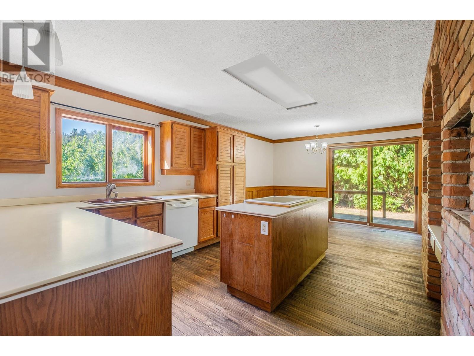 Property at 4977 Elliott Avenue image 1