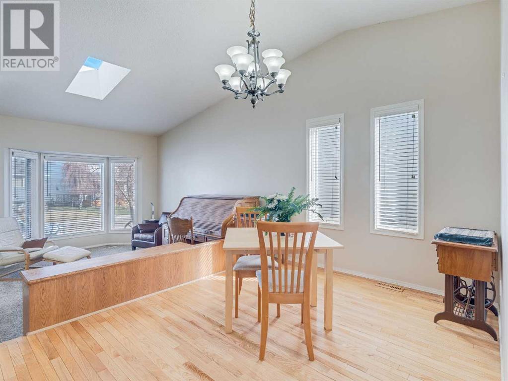 92 Mckerrell Close Se, Calgary, Alberta  T2Z 1M2 - Photo 4 - A2211348