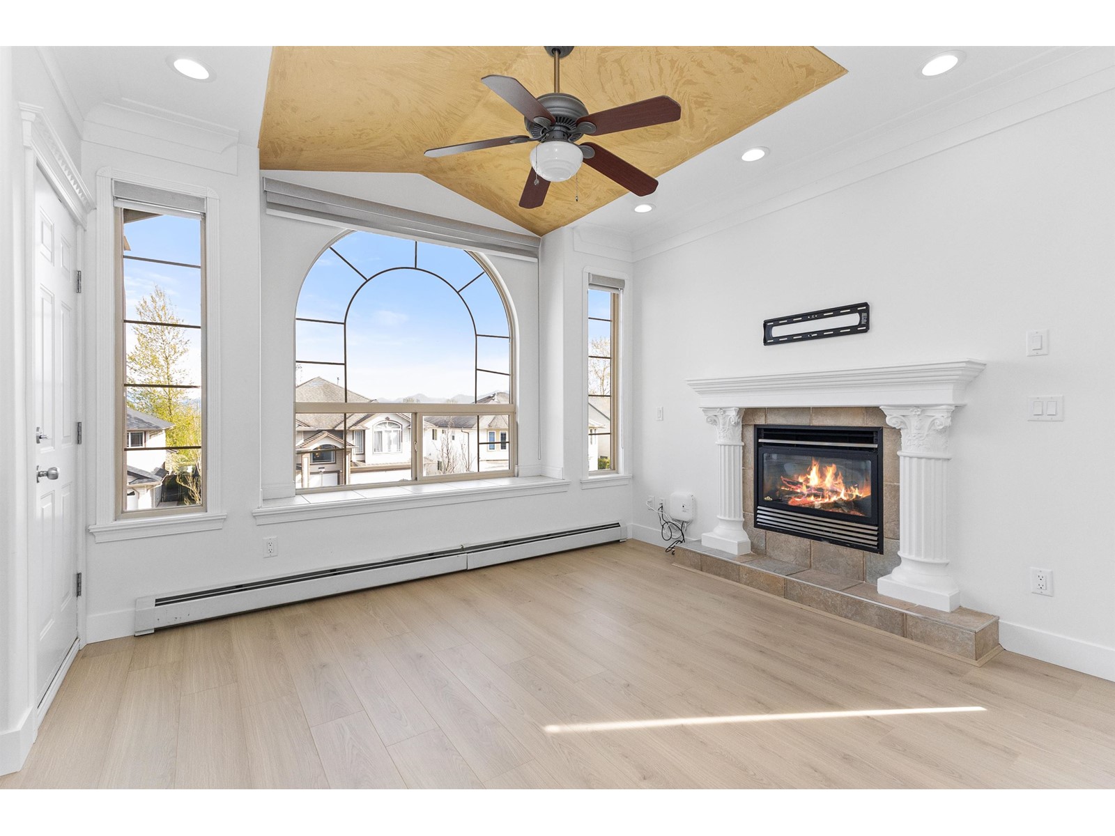 Property at 31468 HOMESTEAD CRESCENT image 3