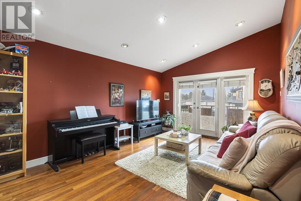Property at 5006 MAITLAND STREET image 2