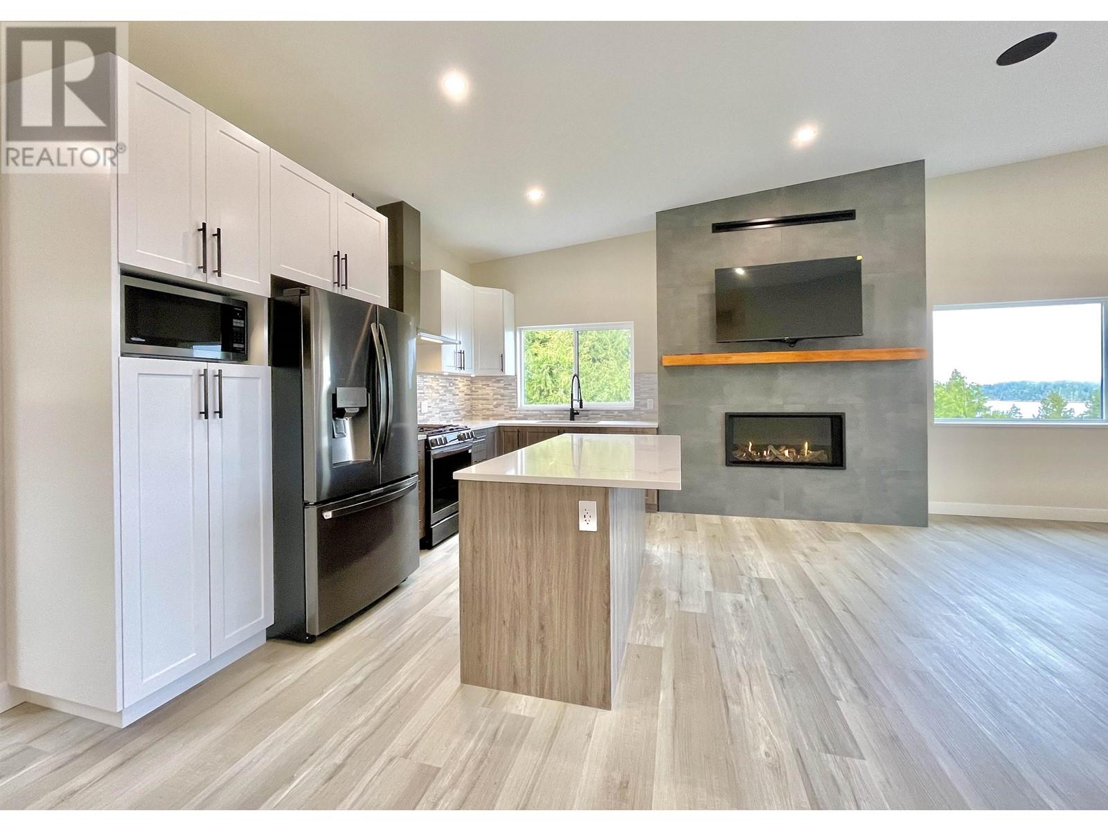 Property at 6159 S GALE AVENUE image 4