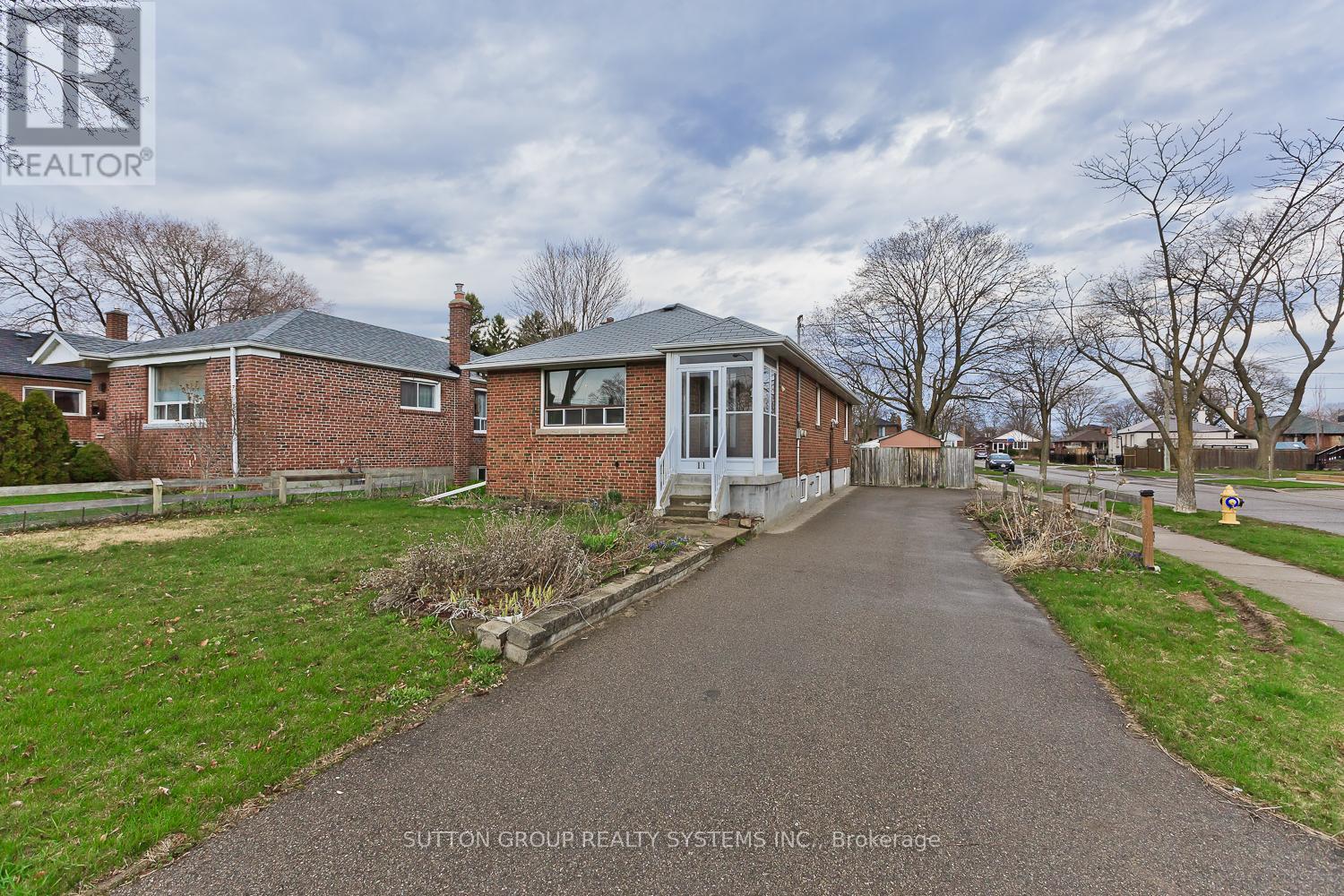 Property at 11 HELSBY CRESCENT image 2