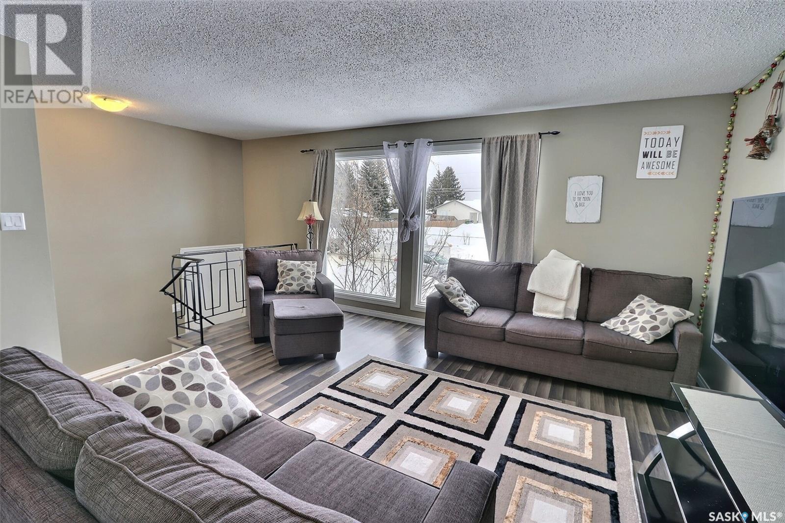 Property at 835 7th STREET E image 3