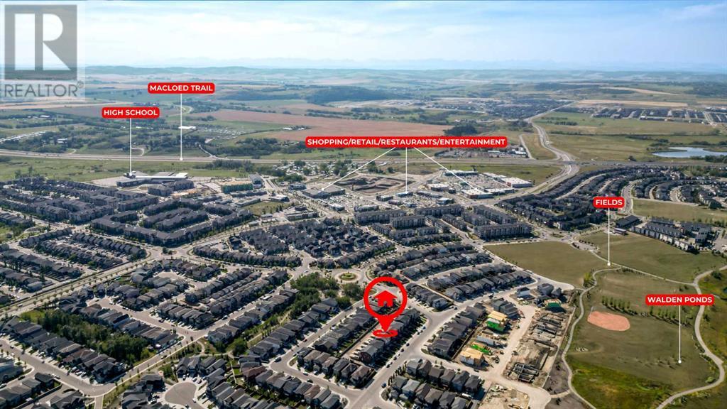 Property at 307 Walgrove Boulevard SE image 5