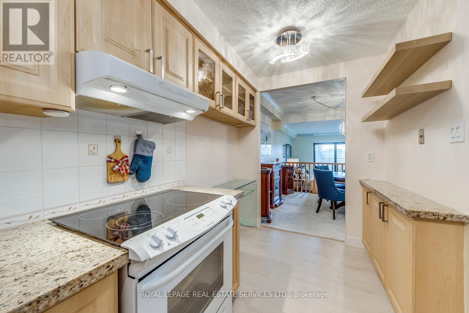 511 - 965 Inverhouse Drive, Mississauga (Clarkson), Ontario  L5J 4B4 - Photo 5 - W12107356