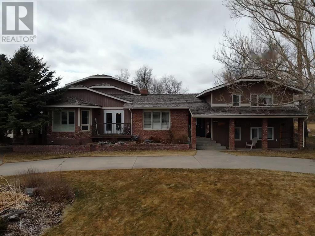 182 S 3 Street E, Magrath, Alberta