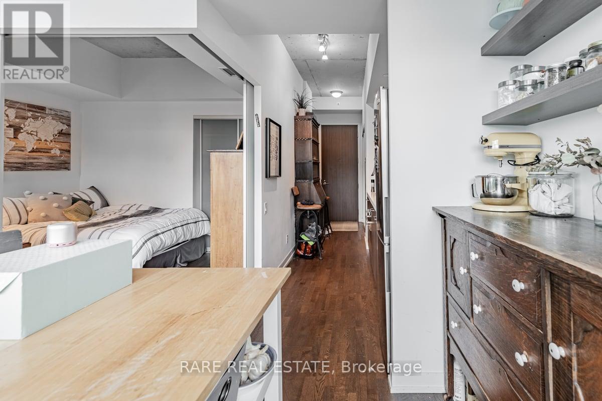 1004 - 560 King Street W, Toronto, Ontario  M5V 1M3 - Photo 22 - C12109024