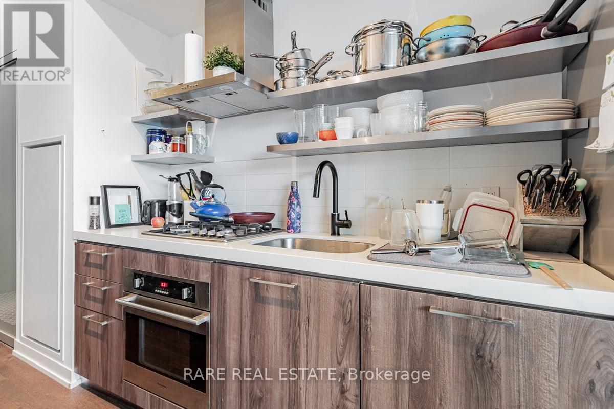 1004 - 560 King Street W, Toronto, Ontario  M5V 1M3 - Photo 8 - C12109024