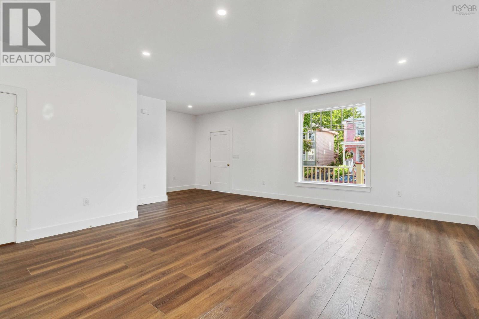 Property at 2721 Northwood Terrace image 4