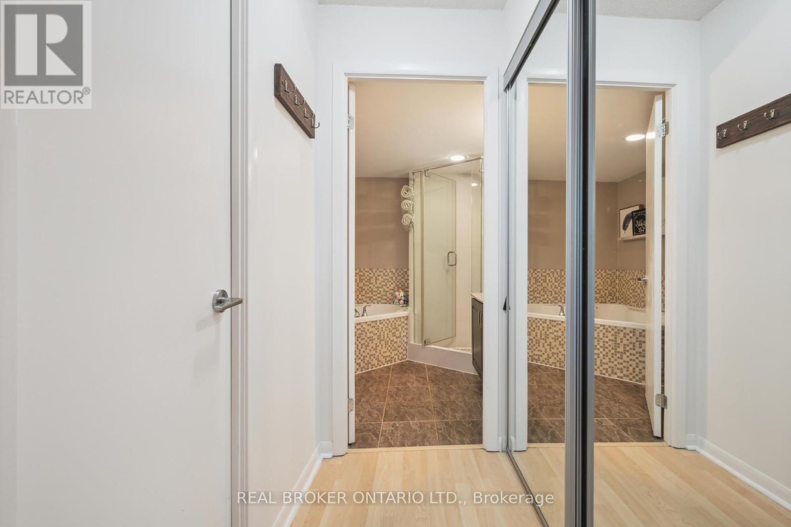 608 - 185 Legion Road N, Toronto, Ontario  M8Y 0A1 - Photo 20 - W12109004