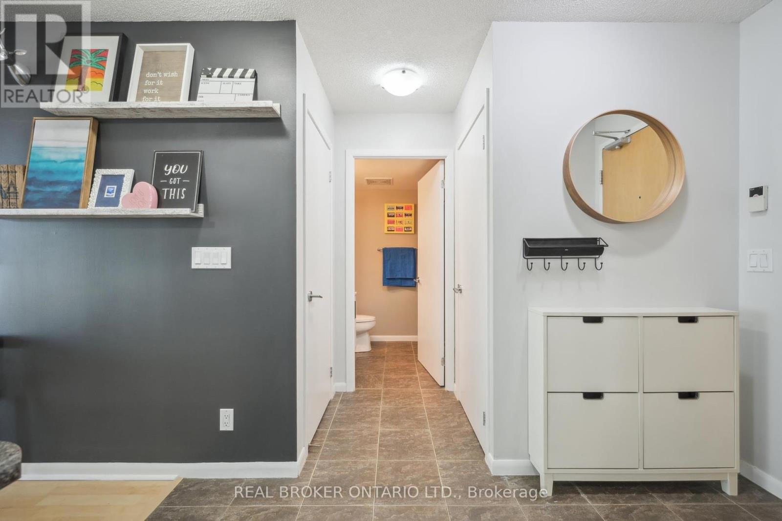 608 - 185 Legion Road N, Toronto, Ontario  M8Y 0A1 - Photo 6 - W12109004